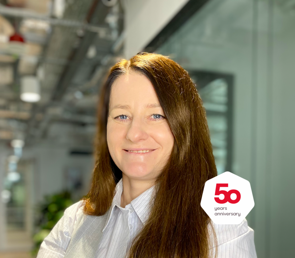 Portret Agnieszke Chromińske, direktorice Odjela za neosigurana potraživanja, EOS Poljska u uredskom kontekstu